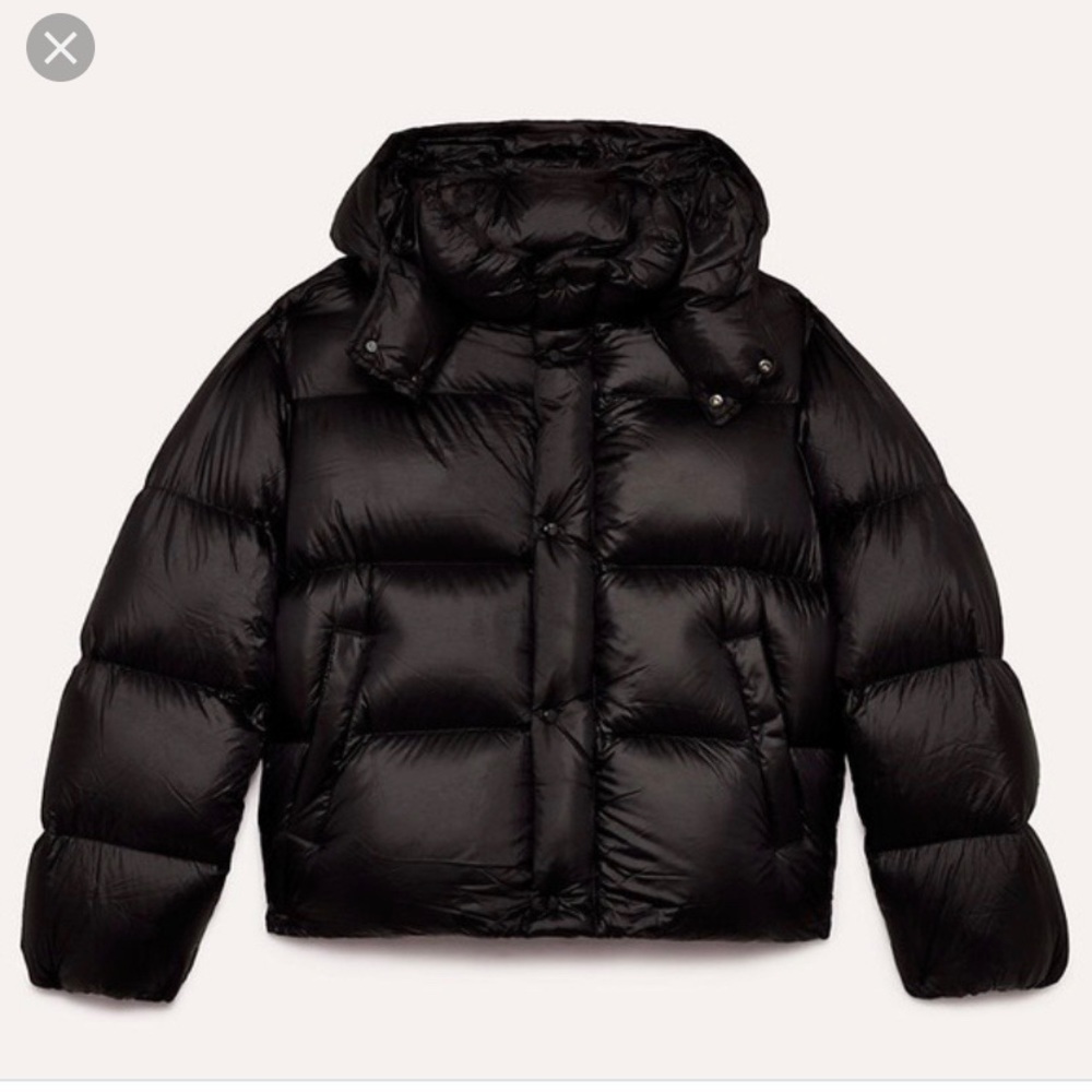 ISO Aritzia TNA Mega Puff Size XS or S Black